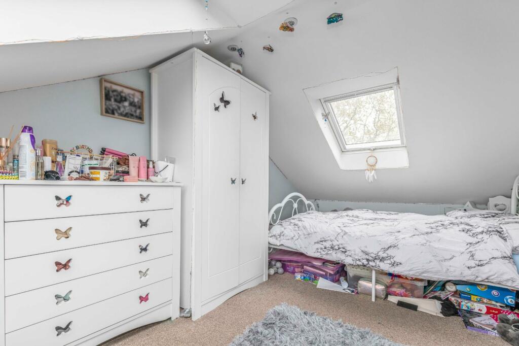 6 bedroom detached house for sale in Coulstock Road, Burgess Hill, West Sussex, RH15