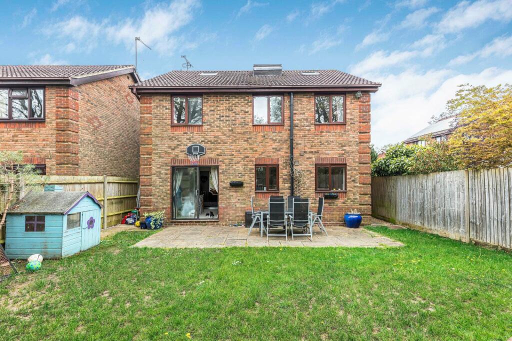 6 bedroom detached house for sale in Coulstock Road, Burgess Hill, West Sussex, RH15