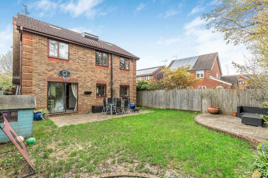 6 bedroom detached house for sale in Coulstock Road, Burgess Hill, West Sussex, RH15