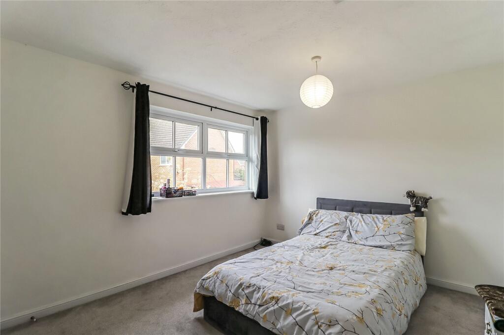 Terraced to rent on Withy Bush, Burgess Hill, West Sussex, RH15