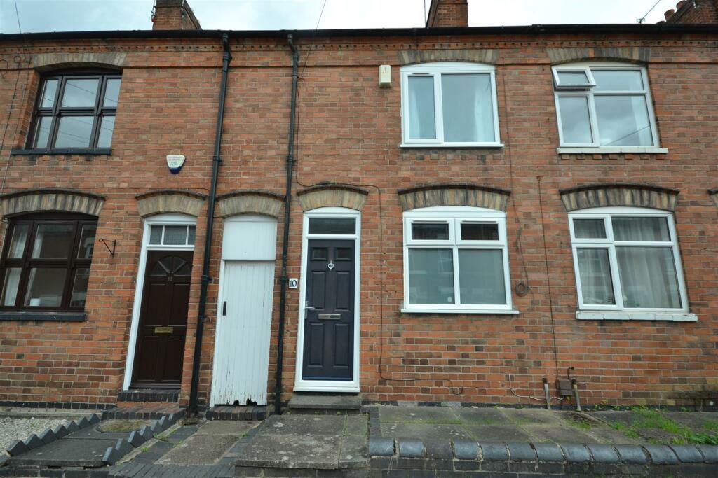 3 bedroom terraced house for sale in Leopold Road, Clarendon Park, LE2
