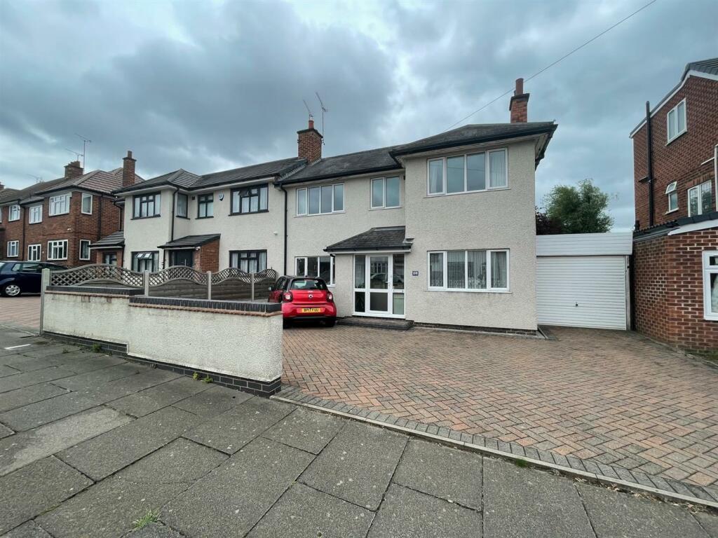 3 bedroom semi-detached house for sale in Highway Road, Leicester, LE5
