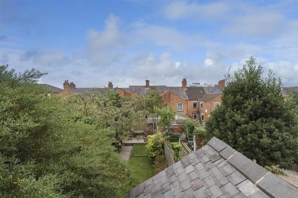 2 bedroom terraced house for sale in Leopold Road, Clarendon Park