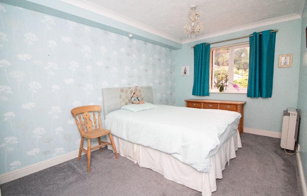1 bedroom flat for sale in Rosecott, Havant Road, Horndean
