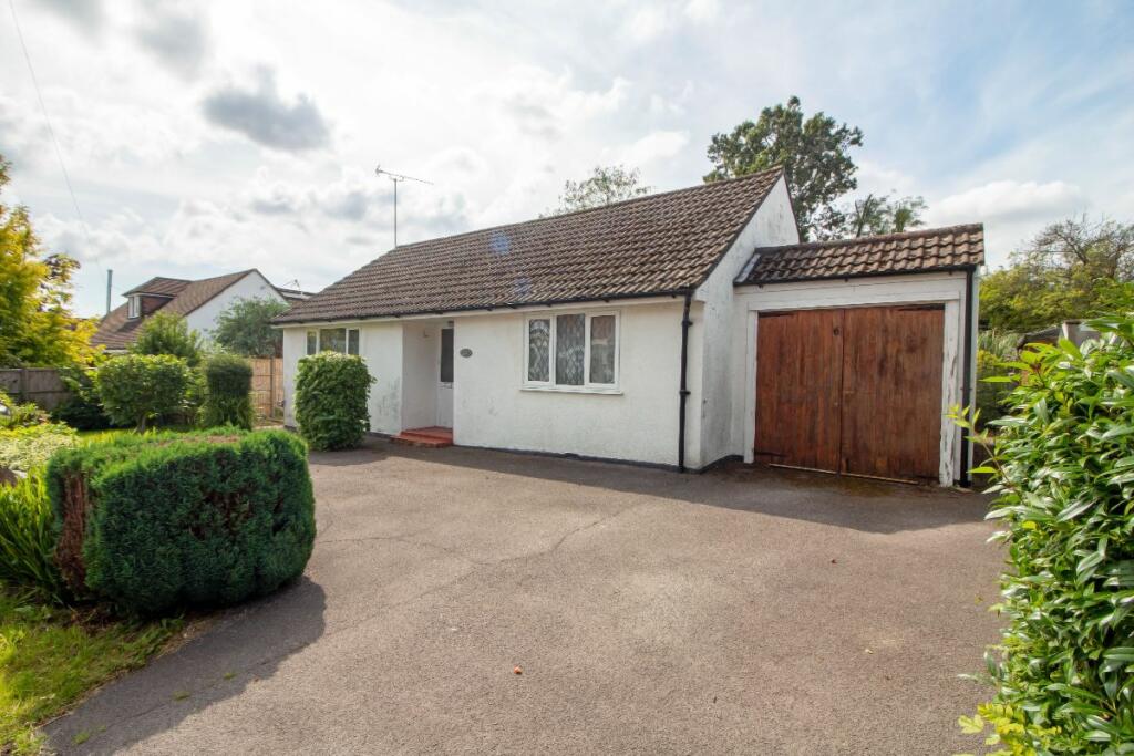 2 bedroom bungalow for sale in Avondale Road, Waterlooville, PO7 7ST, PO7