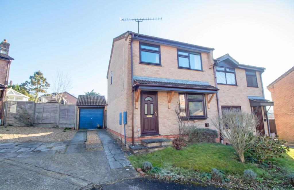 Main image of property: Lovage Way, Horndean, PO8 0JG