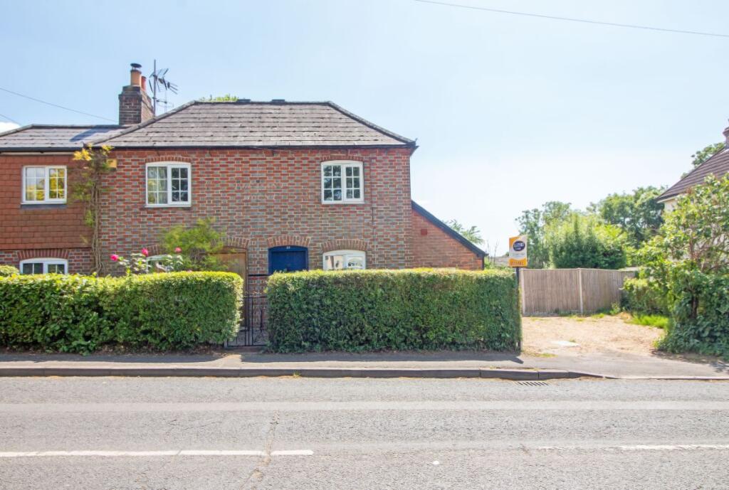 Main image of property: Lovedean Lane, Lovedean, PO8 8HJ