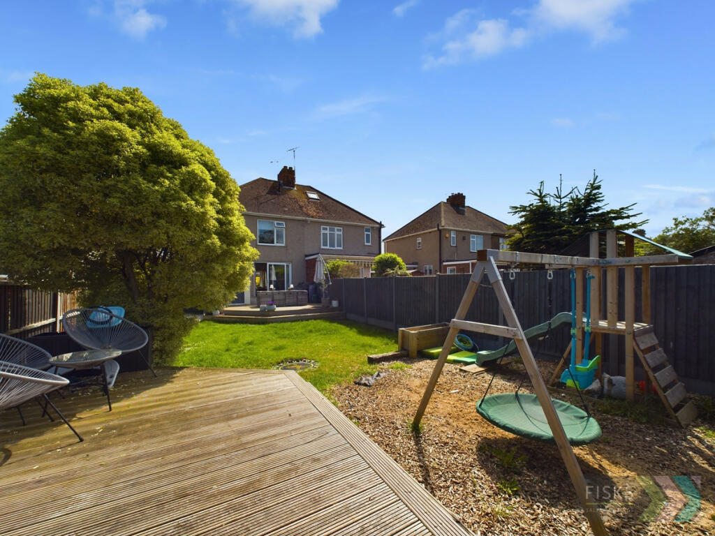 3 bedroom semidetached house for sale in Southwold Crescent, Benfleet, SS7