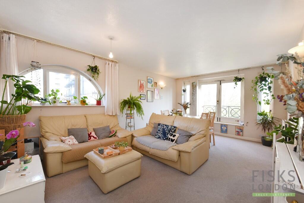 Main image of property: Discovery Walk, London, E1W