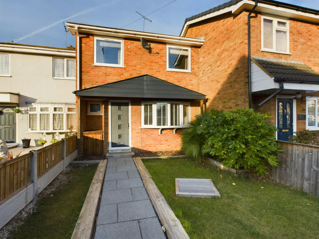 3 bedroom terraced house for sale in Crossways, Canvey Island, SS8