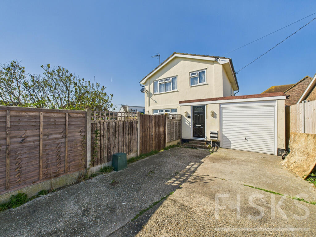 3 bedroom detached house