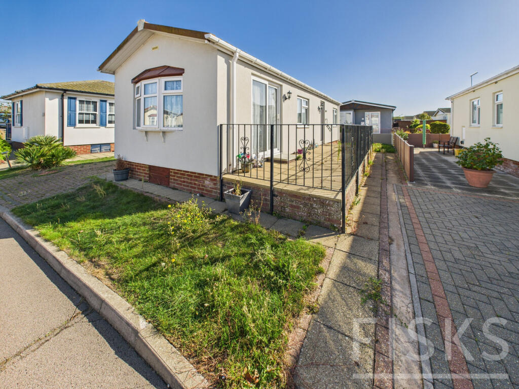 Main image of property: Kings, Canvey Island, SS8