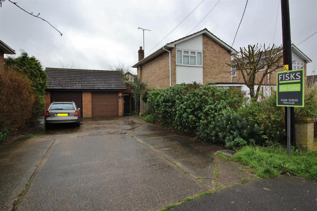 3 bedroom detached bungalow for sale in Rainbow Road, Canvey Island, SS8