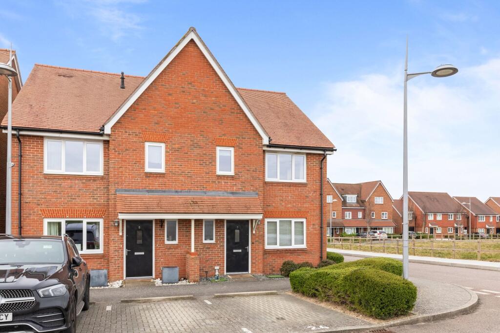 Main image of property: Pondtail Walk, Faygate, RH12