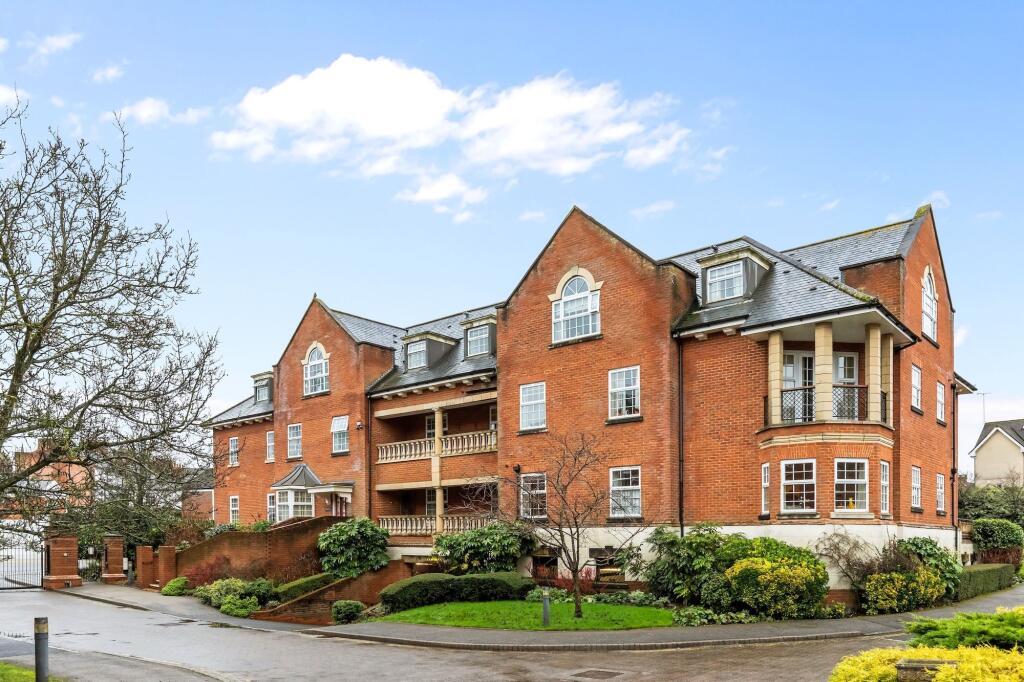 Main image of property: Potters Place, Horsham, RH12