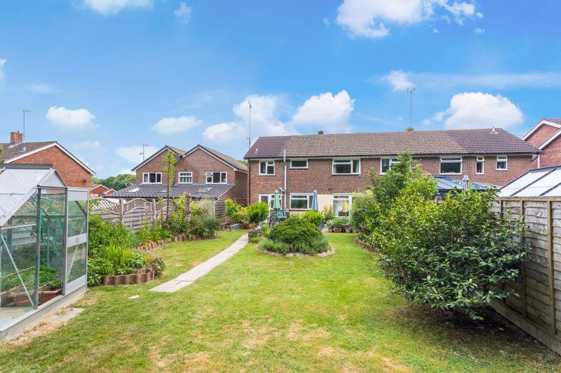 3 Bedroom Semi Detached House For Sale In Wealdon Close Southwater