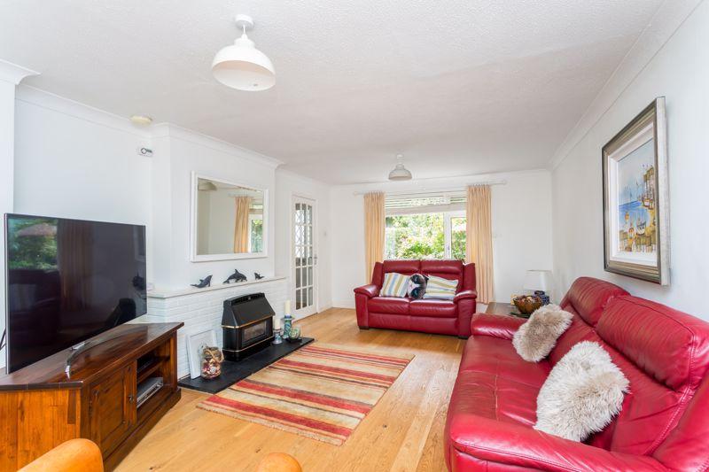 5 Bedroom Detached House For Sale In Heron Way Horsham West Sussex