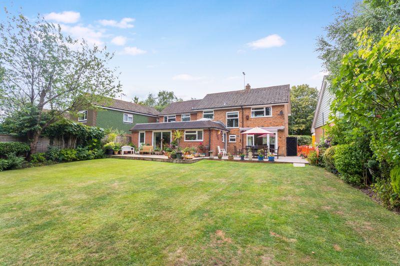 5 bedroom detached house for sale in Heron Way, Horsham, West Sussex