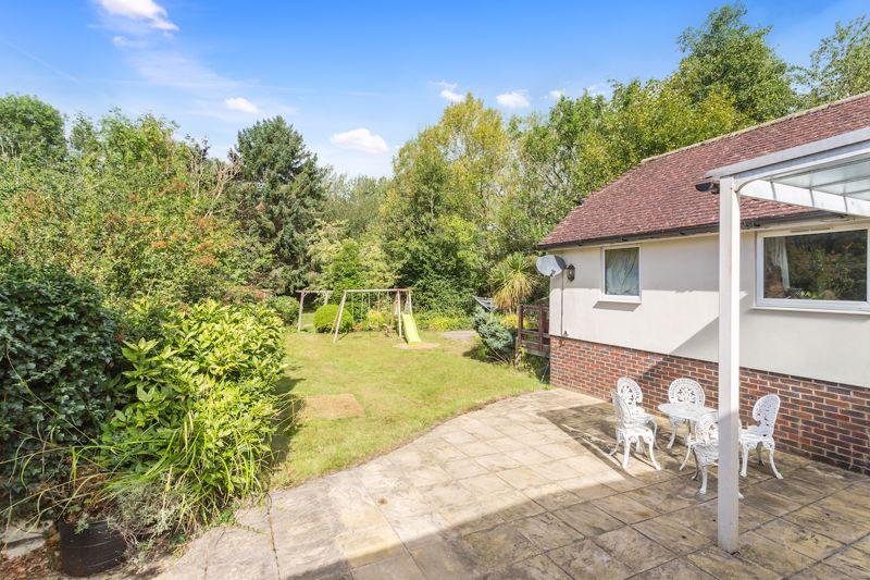 3 bedroom bungalow for sale in Pondtail Road, Horsham, West Sussex