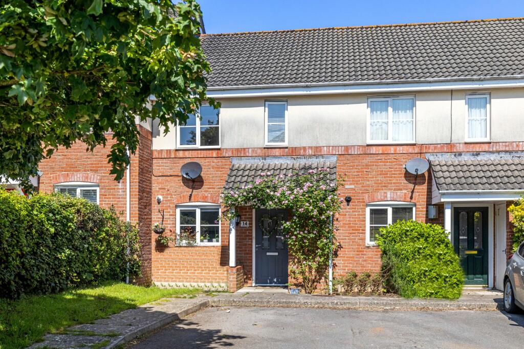 3 bedroom terraced house for sale in Steyning Crescent, Storrington, RH20