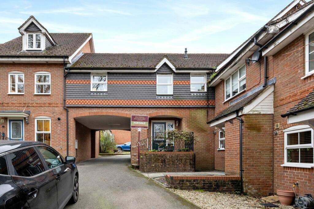 Main image of property: Crowhurst Crescent, Storrington, RH20