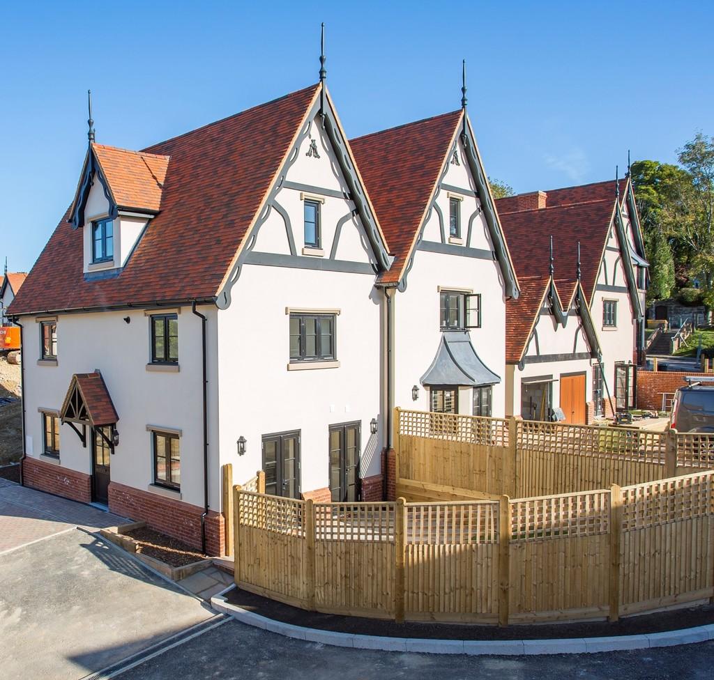 3 bedroom semidetached house for sale in Sussex View, Frant, Tunbridge