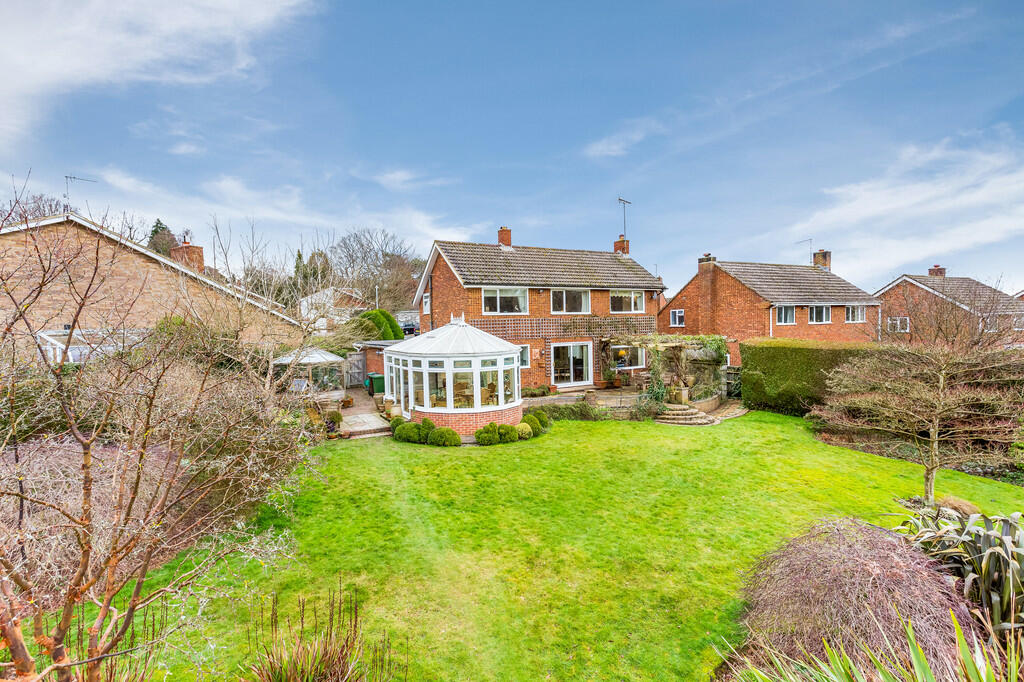 3 bedroom detached house for sale in Chieveley Drive, Tunbridge Wells, TN2