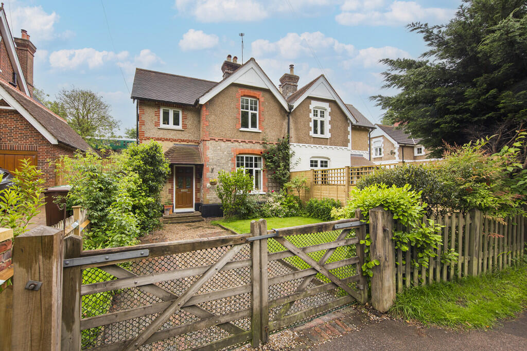 3 bedroom semidetached house for sale in Eridge Road, Tunbridge Wells, TN4