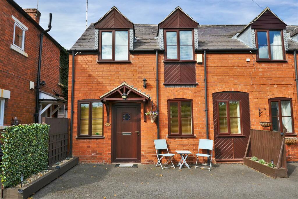 2 bedroom house for sale in 54 Lower Kirklington Road, Southwell, NG25