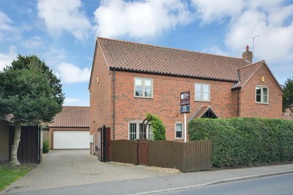 Main image of property: Main Street, Upton, Newark