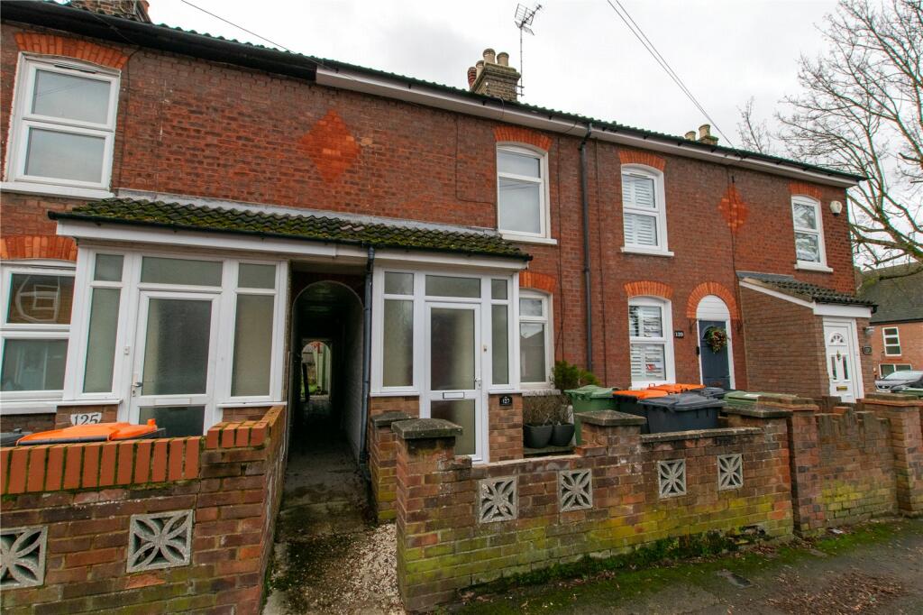 2 bedroom terraced house for sale in Victoria Street, Dunstable