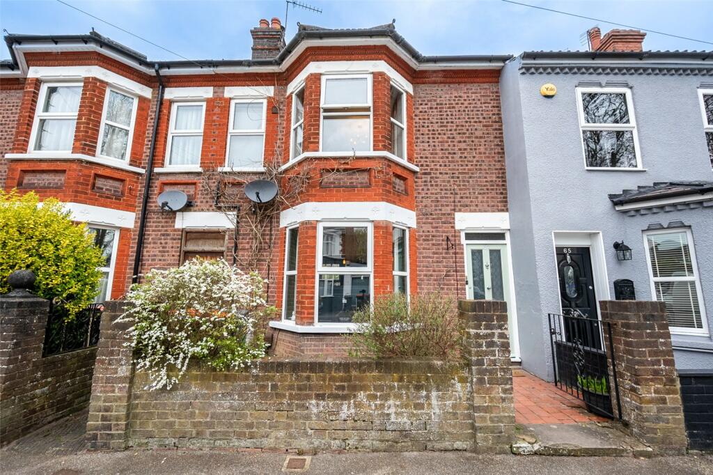 3 bedroom terraced house for sale in West Parade, Dunstable