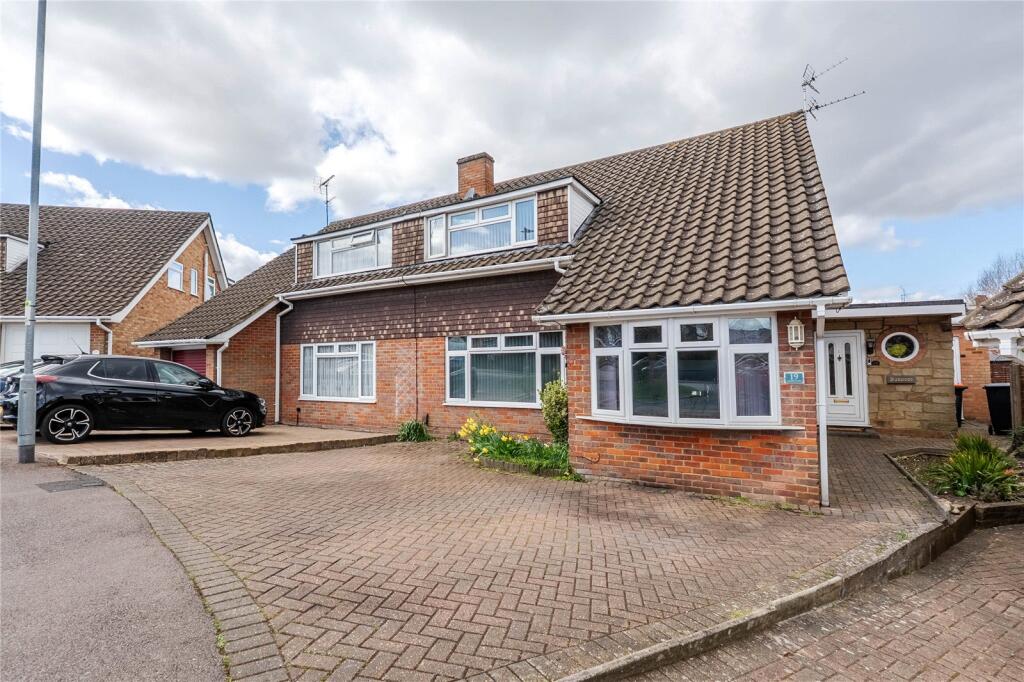 Main image of property: Lambs Close, Dunstable, LU5