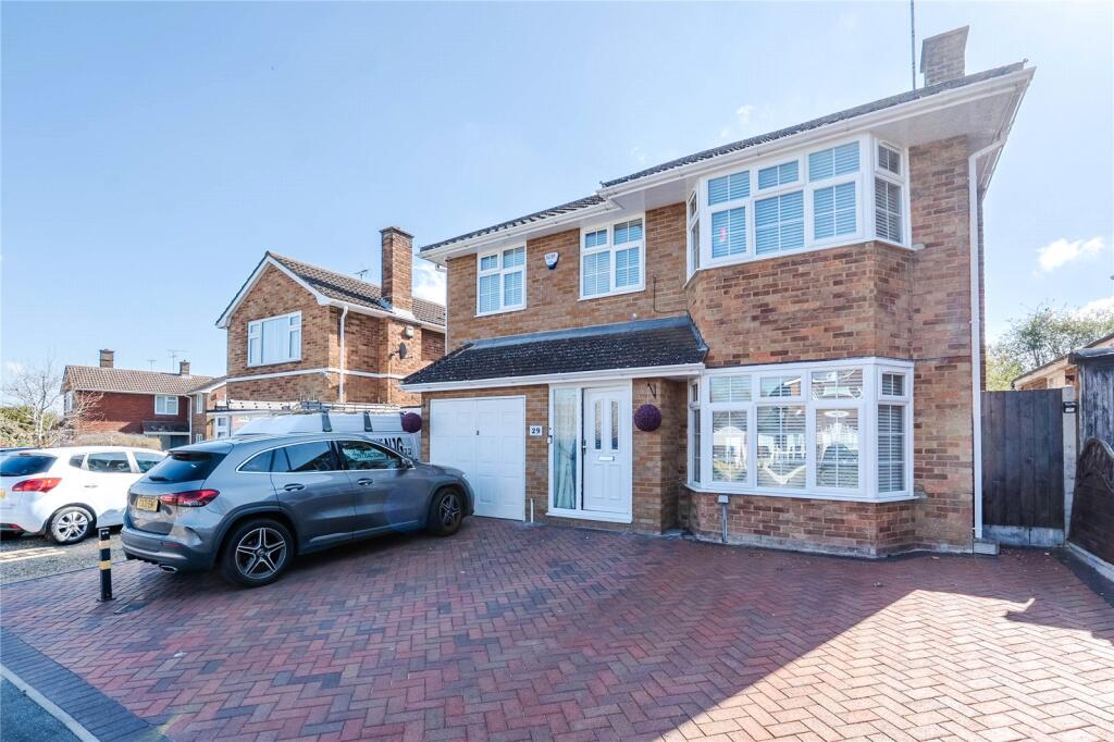 Main image of property: Ennerdale Avenue, Dunstable, Beds, LU6