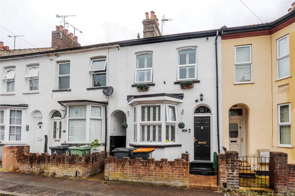 Main image of property: Waterlow Road, Dunstable, Bedfordshire, LU6