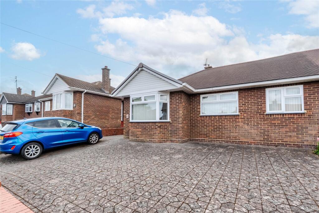 Main image of property: Sundown Avenue, Dunstable, Bedfordshire, LU5