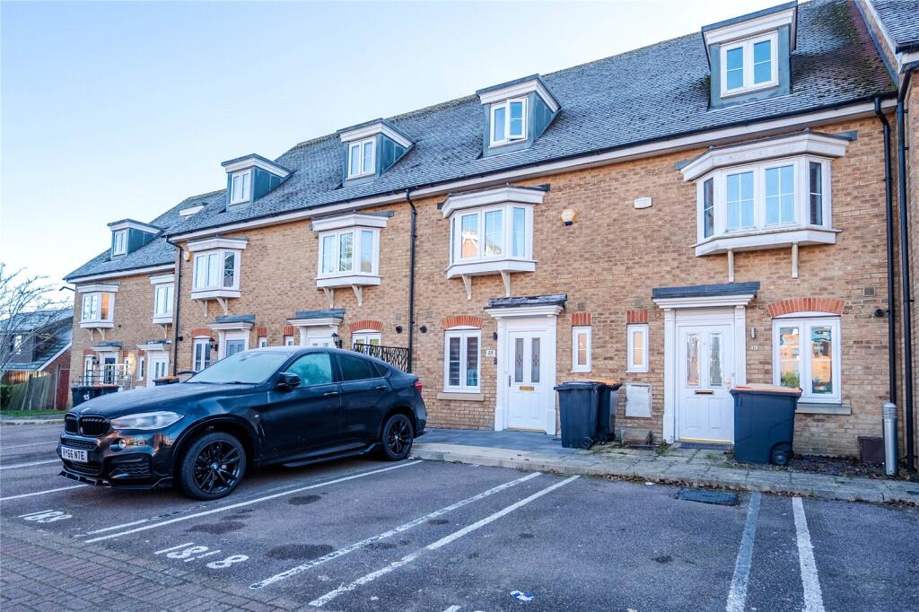 Main image of property: Watling Gardens, Dunstable, Bedfordshire, LU6