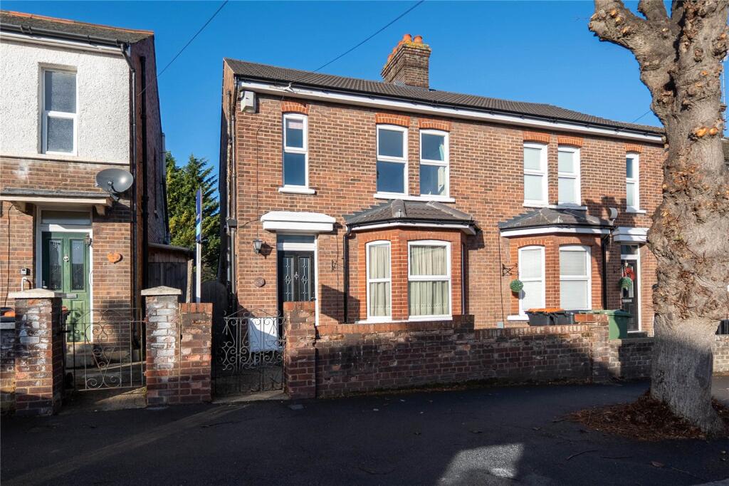 Main image of property: Clifton Road, Dunstable, Bedfordshire, LU6