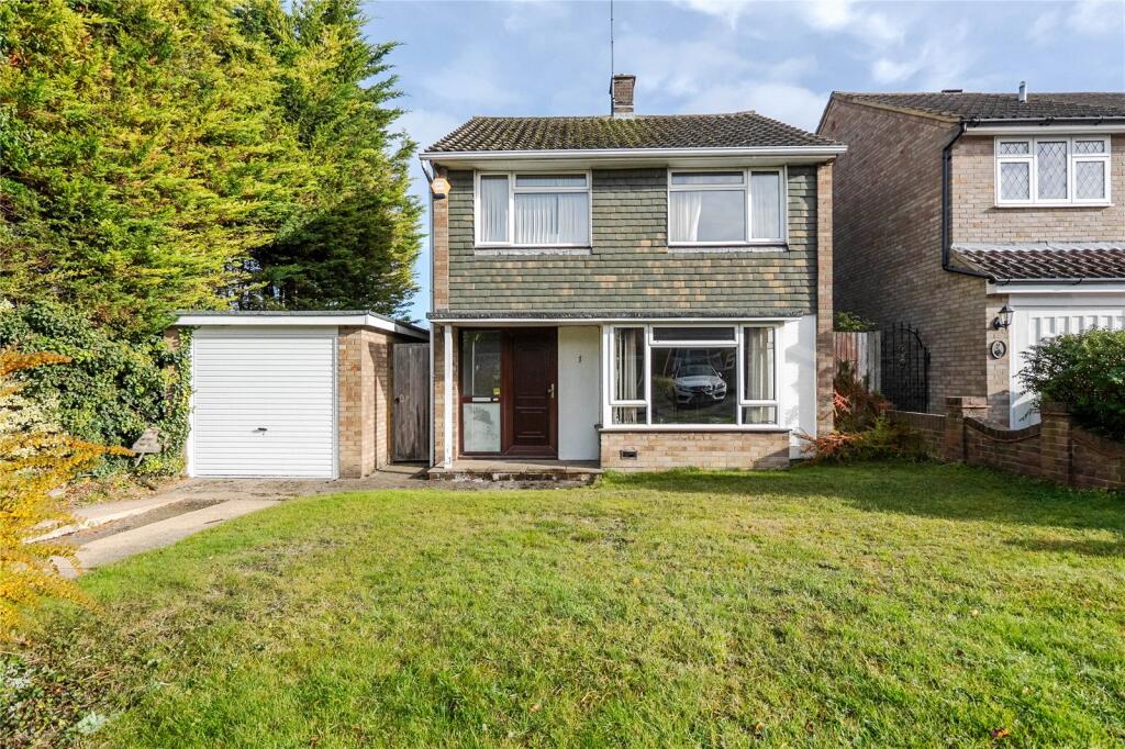 Main image of property: Grasmere Close, Dunstable, Bedfordshire, LU6
