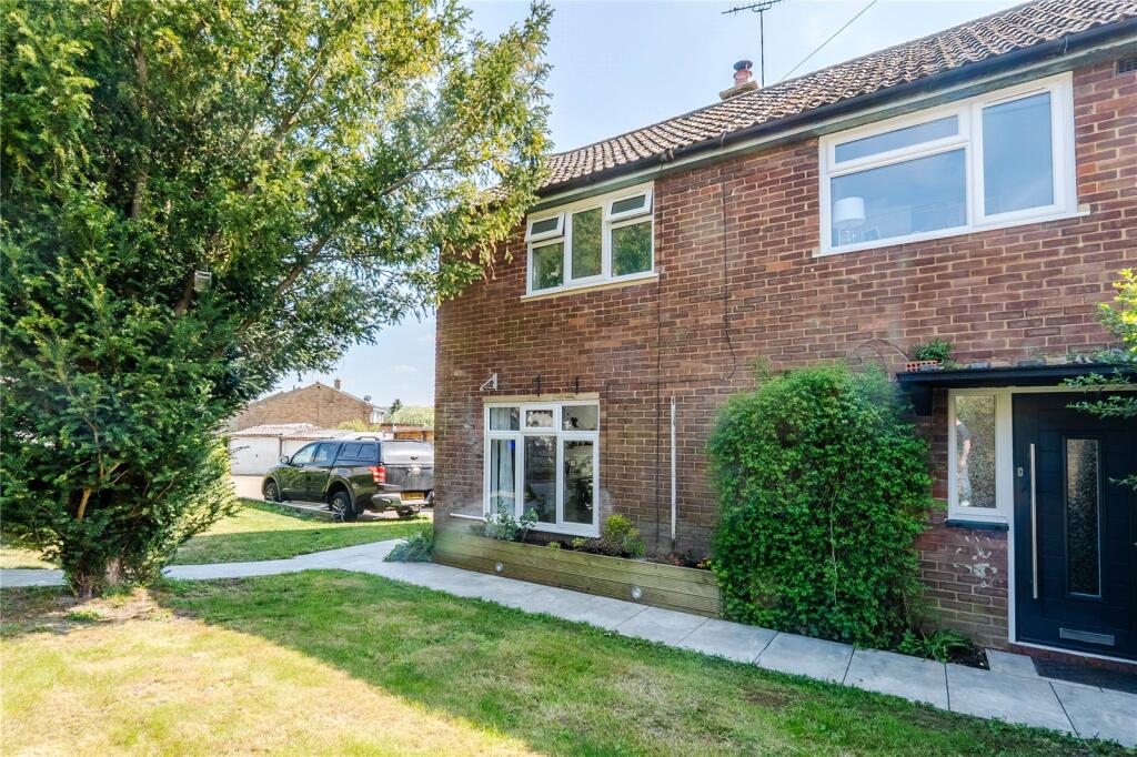 Main image of property: Park Avenue, Totternhoe, Bedfordshire, LU6