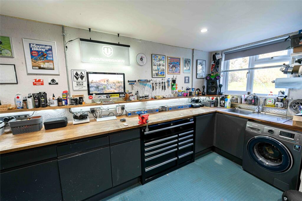 Additional property image - Eastfield Avenue, Bath, Somerset, BA1