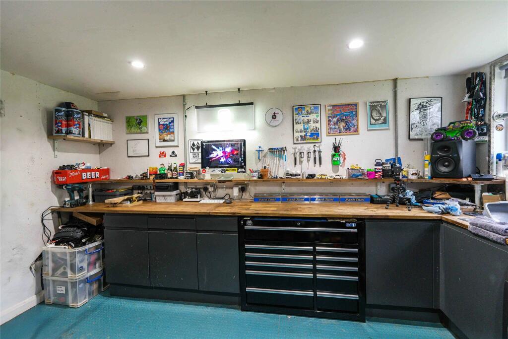 Additional property image - Eastfield Avenue, Bath, Somerset, BA1