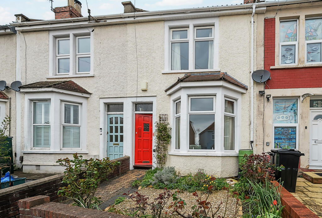 2 bedroom terraced house for sale in Downend Road, Horfield, Bristol, Somerset, BS7