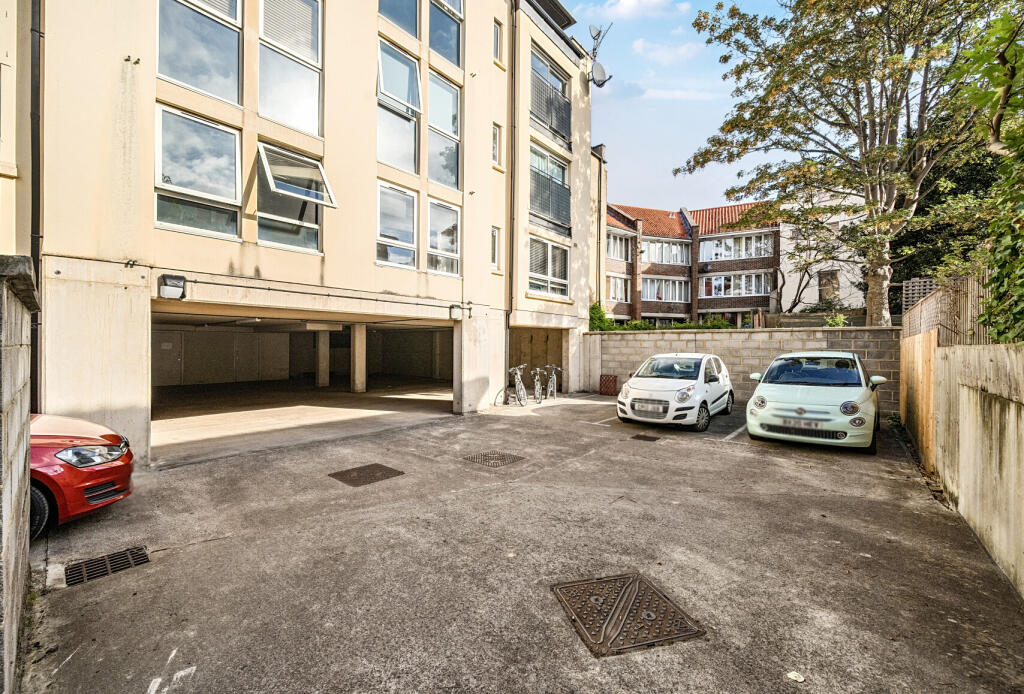 Main image of property: Bath Buildings, Bristol, BS6