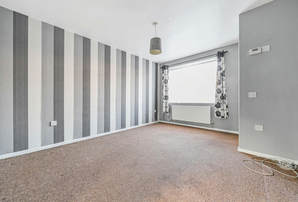 Additional property image - Field View Drive, Downend, Bristol, South Gloucestershire, BS16