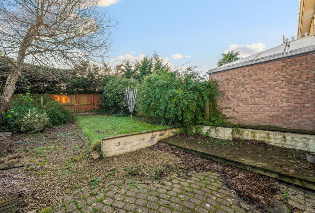Additional property image - Field View Drive, Downend, Bristol, South Gloucestershire, BS16