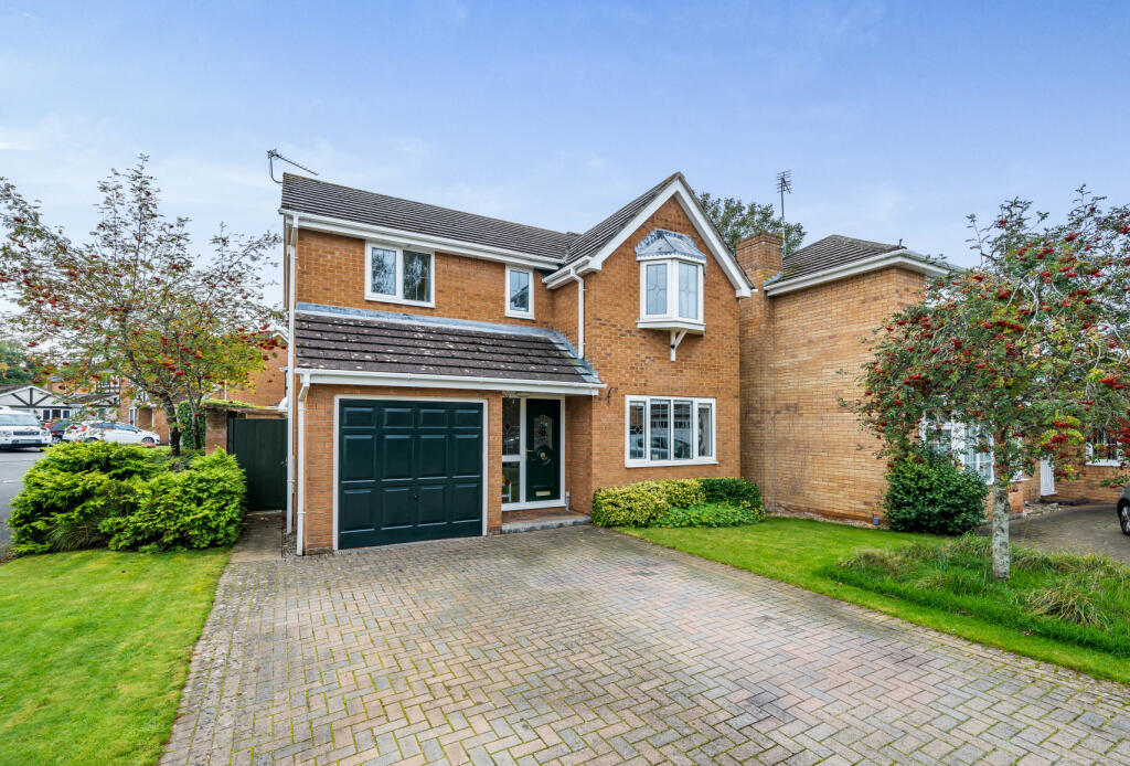 4 bedroom detached house for sale in Chepstow Park, Bristol, South Gloucestershire, BS16