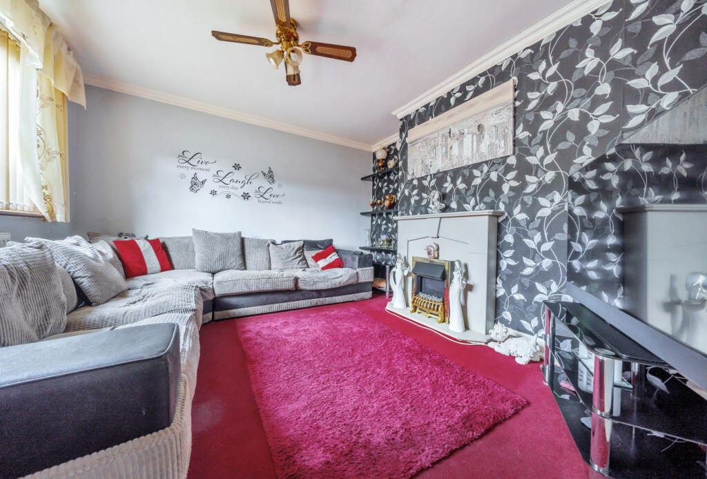 3 bedroom terraced house for sale in Brockley Road, Saltford, Bristol