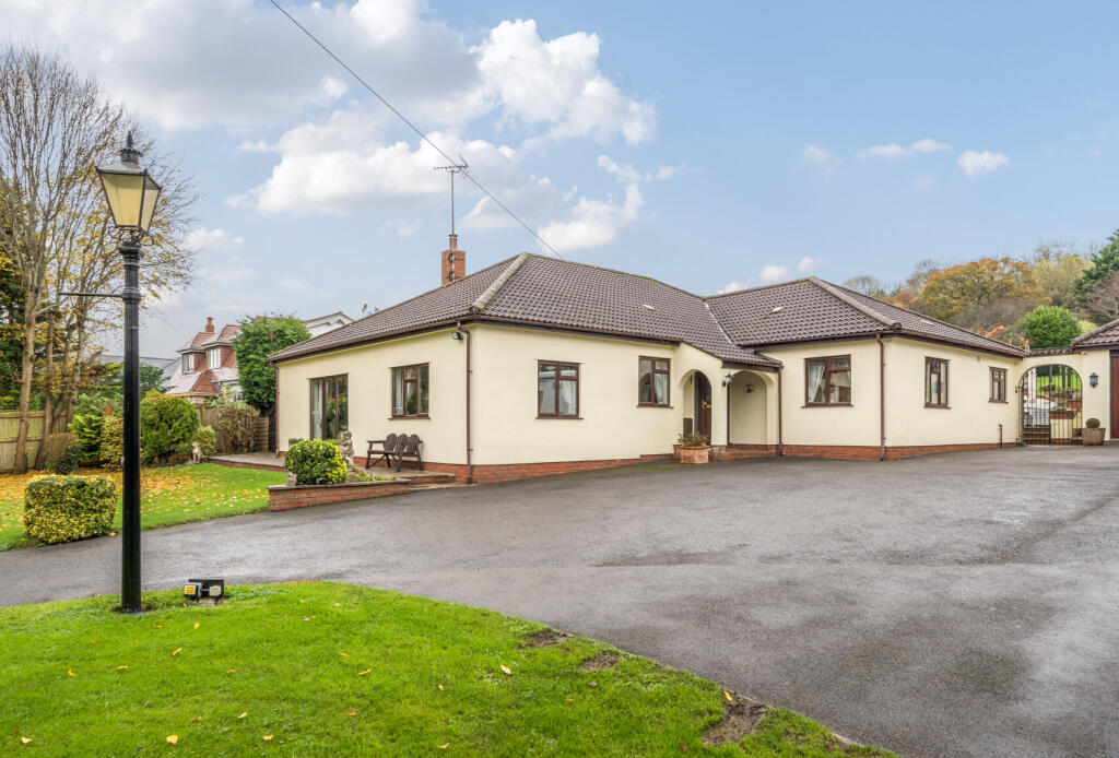 Main image of property: Stockwood Vale, Keynsham, Bristol, Somerset, BS31