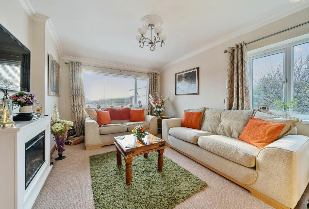 3 bedroom bungalow for sale in Church Road, Easter Compton, Bristol